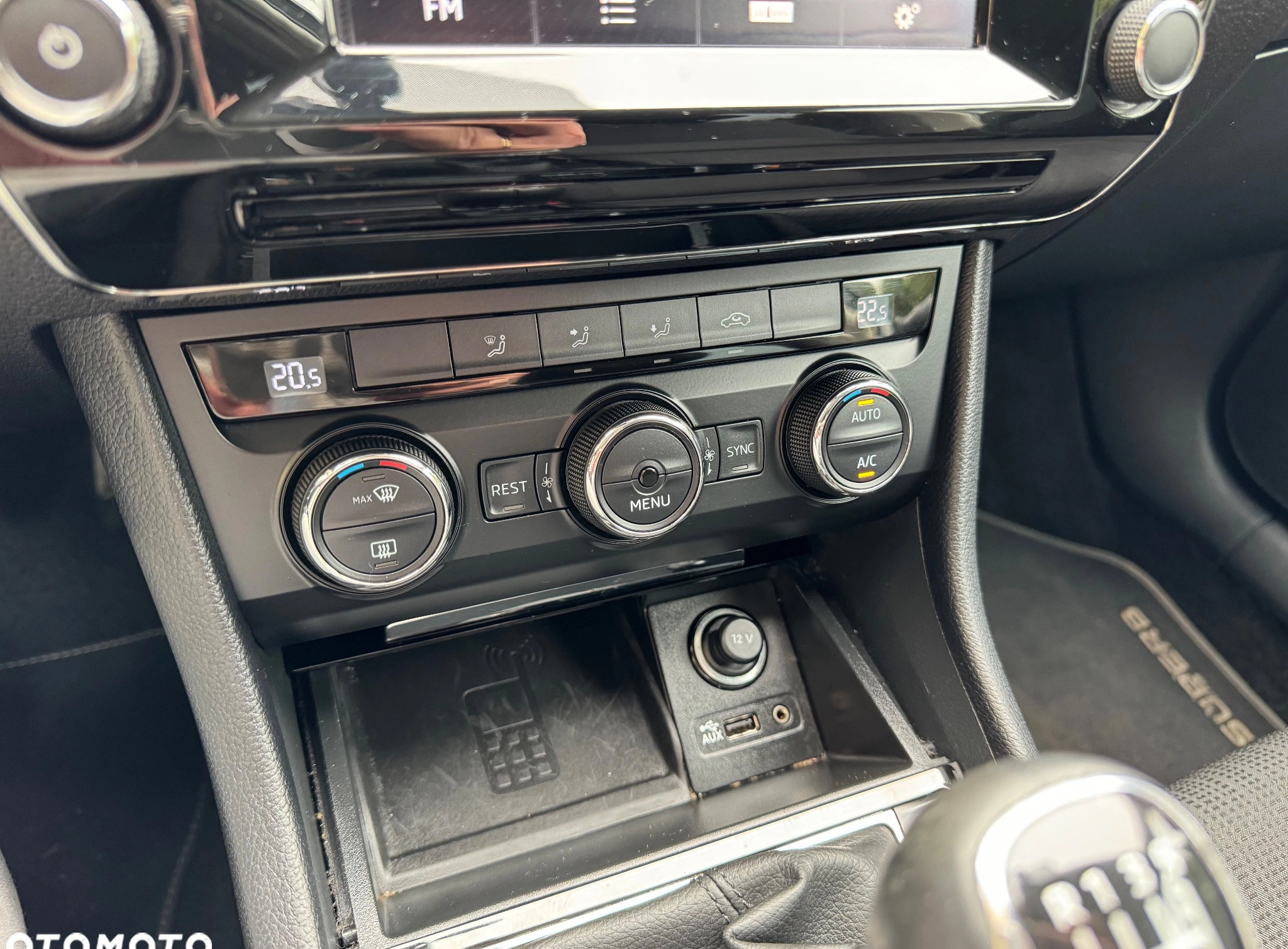 Skoda Superb cena 56900 przebieg: 216550, rok produkcji 2015 z Oleszyce małe 781